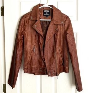 JOU JOU cropped fitted faux leather jacket